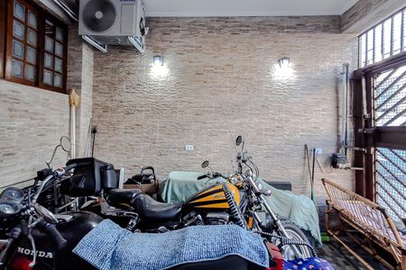 Garagem de casa à venda com 3 quartos, 181m² em Ipiranga, São Paulo