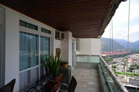 Apartamento à venda com 98m², 2 quartos e 1 vaga