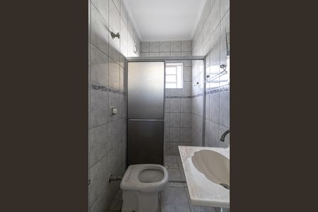 Banheiro de casa para alugar com 1 quarto, 59m² em Vila Araguaia, São Paulo