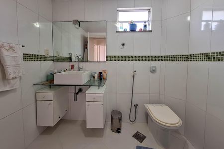 Apartamento à venda com 87m², 2 quartos e 1 vaga Apartamento à venda com 87m², 2 quartos e 1 vagaBanheiro