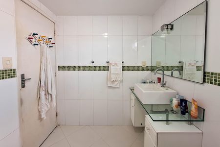 Apartamento à venda com 87m², 2 quartos e 1 vaga Apartamento à venda com 87m², 2 quartos e 1 vagaBanheiro