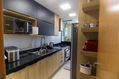 Apartamento à venda com 119m², 2 quartos e 1 vaga Apartamento à venda com 119m², 2 quartos e 1 vagaCozinha e Área de Serviço