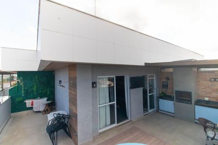 Apartamento à venda com 119m², 2 quartos e 1 vaga Apartamento à venda com 119m², 2 quartos e 1 vagaCobertura