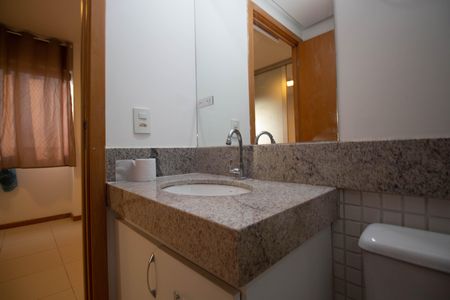 Banheiro da Suíte de kitnet/studio para alugar com 1 quarto, 28m² em Crn 704/705, Brasília