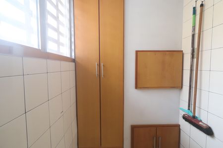 Apartamento à venda com 68m², 2 quartos e sem vagaDetalhe - Churrasqueira e armário