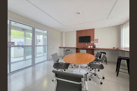 Apartamento à venda com 55m², 2 quartos e 2 vagas Apartamento à venda com 55m², 2 quartos e 2 vagasOffice