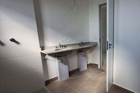 Apartamento à venda com 109m², 2 quartos e 3 vagas Apartamento à venda com 109m², 2 quartos e 3 vagasBanheiro da Suíte 1