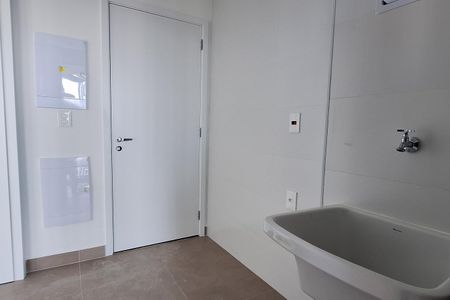 Apartamento à venda com 109m², 2 quartos e 3 vagas Apartamento à venda com 109m², 2 quartos e 3 vagasLavanderia