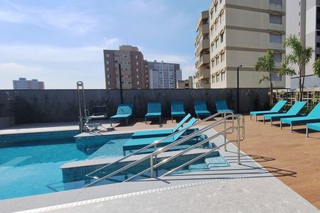 Apartamento à venda com 109m², 2 quartos e 3 vagas Apartamento à venda com 109m², 2 quartos e 3 vagasÁrea comum - Piscina