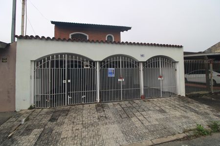 Casa à venda com 140m², 3 quartos e 3 vagasFachada