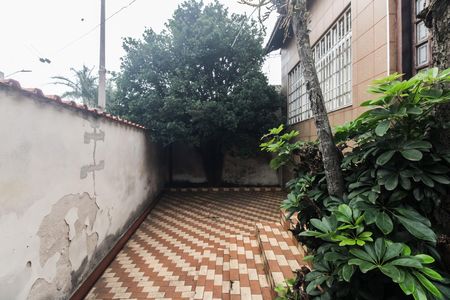 Casa à venda com 567m², 2 quartos e 3 vagas Casa à venda com 567m², 2 quartos e 3 vagasQuintal - Terreno