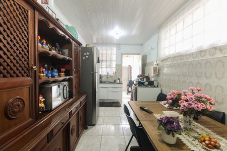 Casa à venda com 567m², 2 quartos e 3 vagas Casa à venda com 567m², 2 quartos e 3 vagasCozinha