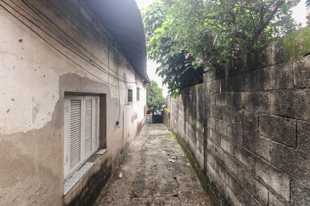 Casa à venda com 567m², 2 quartos e 3 vagas Casa à venda com 567m², 2 quartos e 3 vagasQuintal - Terreno
