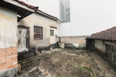Casa à venda com 567m², 2 quartos e 3 vagas Casa à venda com 567m², 2 quartos e 3 vagasQuintal - Terreno