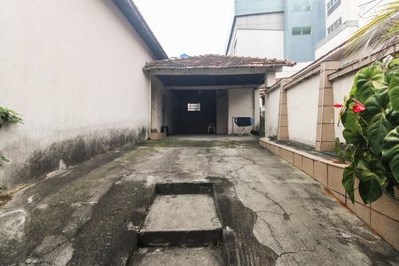 Casa à venda com 567m², 2 quartos e 3 vagas Casa à venda com 567m², 2 quartos e 3 vagasQuintal - Terreno