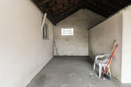 Casa à venda com 567m², 2 quartos e 3 vagas Casa à venda com 567m², 2 quartos e 3 vagasQuintal - Terreno