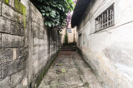 Casa à venda com 567m², 2 quartos e 3 vagas Casa à venda com 567m², 2 quartos e 3 vagasQuintal - Terreno