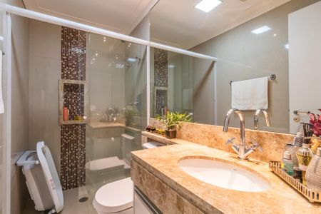 Apartamento à venda com 94m², 3 quartos e 1 vaga Apartamento à venda com 94m², 3 quartos e 1 vagaBanheiro Social