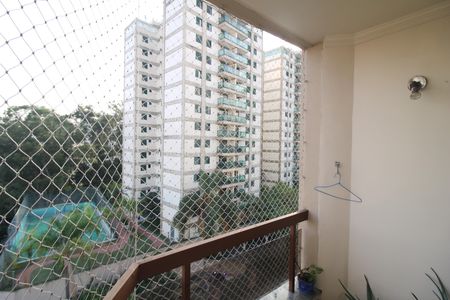 Apartamento à venda com 74m², 3 quartos e 3 vagasSala - Varanda