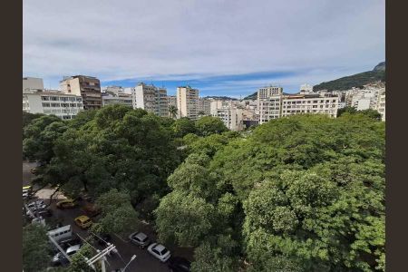 Apartamento à venda com 206m², 4 quartos e 1 vaga