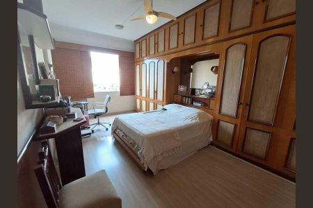Apartamento à venda com 206m², 4 quartos e 1 vaga