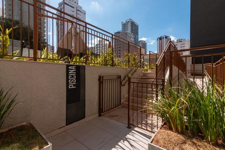 Studio à venda com 24m², 1 quarto e sem vaga Studio à venda com 24m², 1 quarto e sem vagaÁrea comum - Piscina