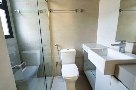 Apartamento à venda com 182m², 4 quartos e 4 vagasBanheiro da Suíte 2