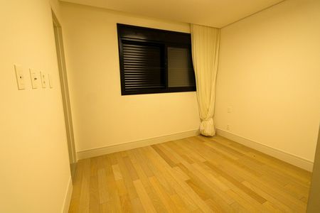 Apartamento à venda com 182m², 4 quartos e 4 vagasSuíte 3