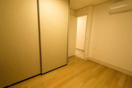 Apartamento à venda com 182m², 4 quartos e 4 vagasSuíte 1