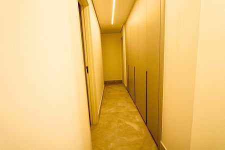 Apartamento à venda com 182m², 4 quartos e 4 vagasCorredor