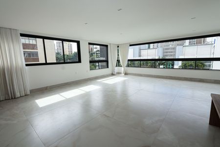 Apartamento à venda com 182m², 4 quartos e 4 vagasSala