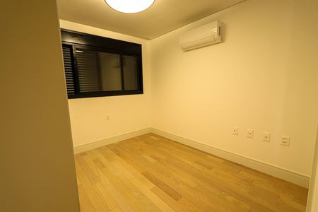 Apartamento à venda com 182m², 4 quartos e 4 vagasSuíte 2
