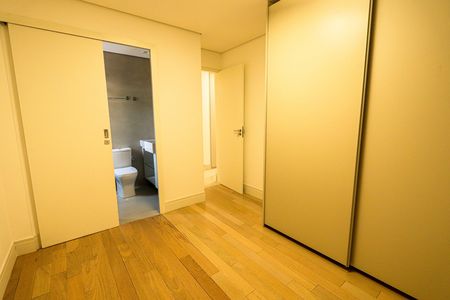 Apartamento à venda com 182m², 4 quartos e 4 vagasSuíte 2