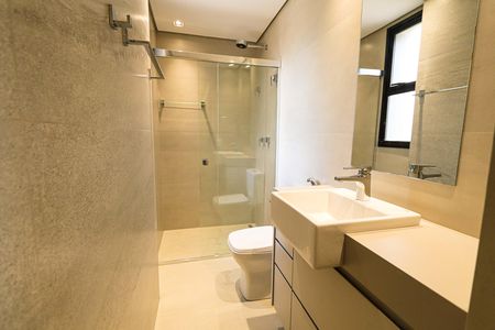 Apartamento à venda com 182m², 4 quartos e 4 vagasBanheiro da Suíte 1