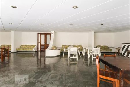 Apartamento à venda com 105m², 3 quartos e 2 vagas Apartamento à venda com 105m², 3 quartos e 2 vagasÁrea comum - Salão de festas