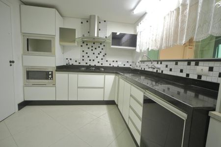 Apartamento à venda com 105m², 3 quartos e 2 vagasCozinha 
