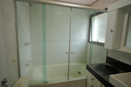 Apartamento à venda com 105m², 3 quartos e 2 vagasBanheiro da Suíte 