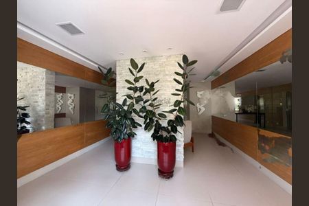 Apartamento à venda com 98m², 2 quartos e 3 vagas
