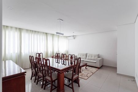 Apartamento para alugar com 100m², 3 quartos e 2 vagas Apartamento para alugar com 100m², 3 quartos e 2 vagasSala
