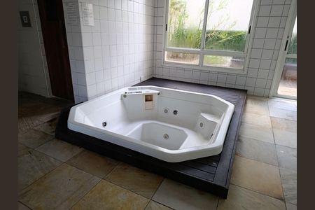 Apartamento à venda com 139m², 3 quartos e 3 vagas Apartamento à venda com 139m², 3 quartos e 3 vagasBanheira