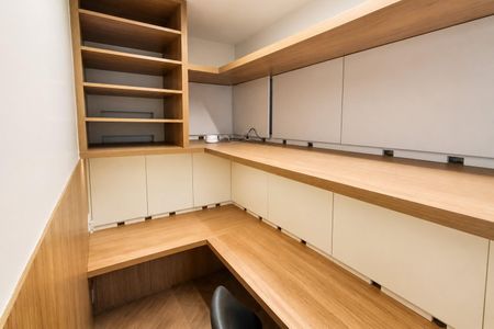 Apartamento à venda com 139m², 3 quartos e 3 vagas Apartamento à venda com 139m², 3 quartos e 3 vagasEscritório 2