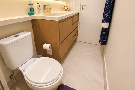 Apartamento à venda com 139m², 3 quartos e 3 vagas Apartamento à venda com 139m², 3 quartos e 3 vagasBanheiro Social