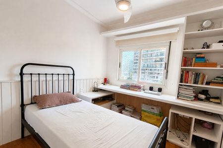 Apartamento à venda com 139m², 3 quartos e 3 vagas Apartamento à venda com 139m², 3 quartos e 3 vagasDormitório 2