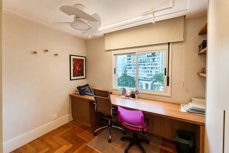 Apartamento à venda com 139m², 3 quartos e 3 vagas Apartamento à venda com 139m², 3 quartos e 3 vagasEscritório - Dormitório - Suíte