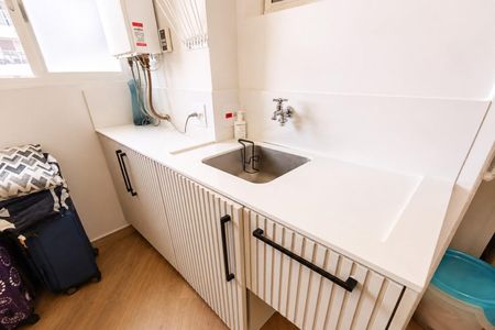 Apartamento à venda com 139m², 3 quartos e 3 vagas Apartamento à venda com 139m², 3 quartos e 3 vagasÁrea de Serviço