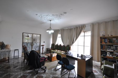 Casa para alugar com 180m², 3 quartos e 2 vagasSala