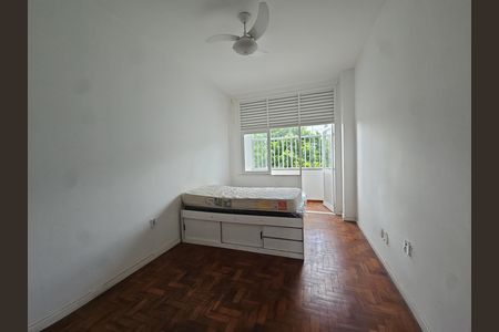 Apartamento para alugar com 136m², 3 quartos e sem vaga