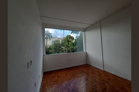 Apartamento para alugar com 136m², 3 quartos e sem vaga