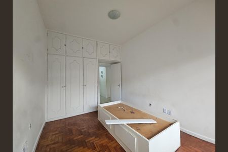 Apartamento para alugar com 136m², 3 quartos e sem vaga