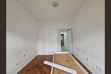 Apartamento para alugar com 136m², 3 quartos e sem vaga